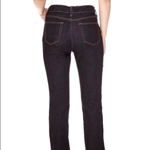 FINAL WEEK 📍 St. John’s Bay Jeans